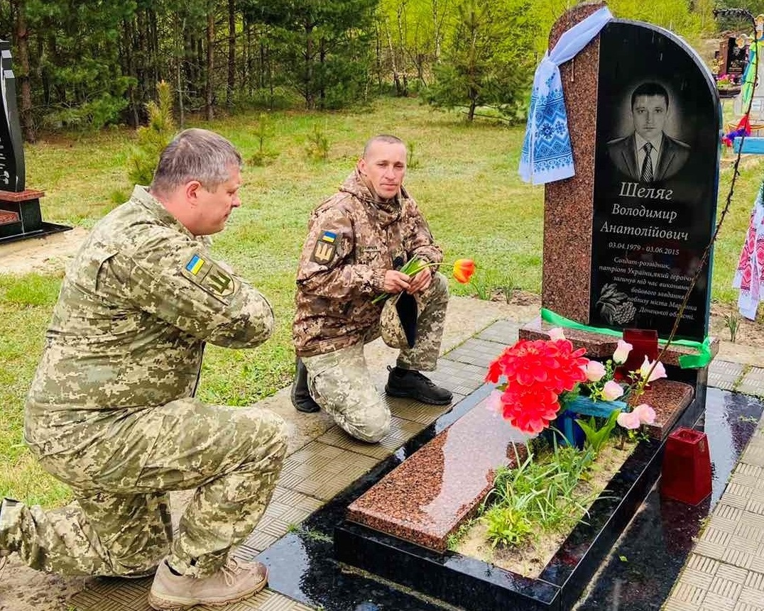 Могила Володимира Шеляга у Хиночах. 3.06.2021 буде шість років з дати смерті