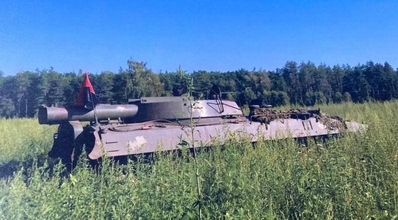 Це радянська бойова машина "Метеорит", на якій працювали Сергій і його напарник під час фатального обстрілу