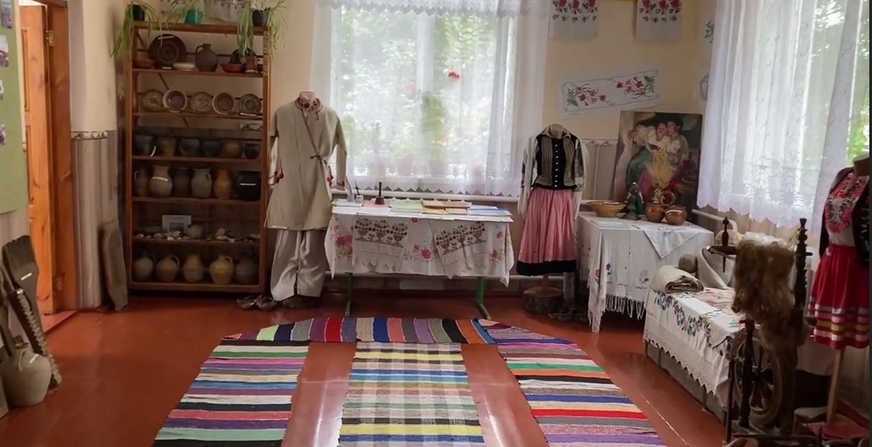 Музей етнографії у Івапнчівській бібліотеці