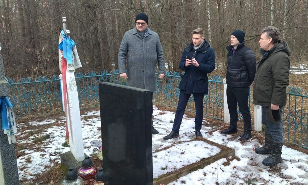 Делегація на місці трагедії