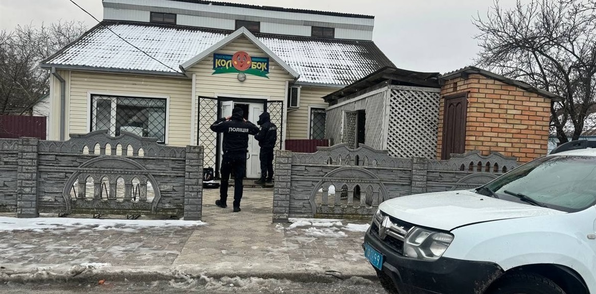 На місці крадіжки працюють слідчі