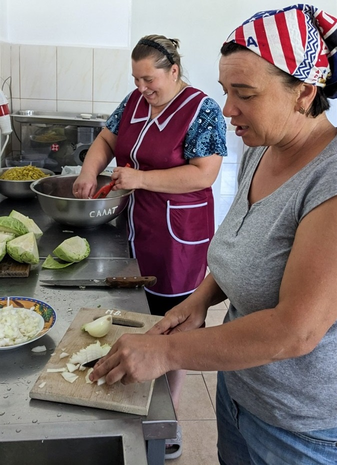 Працюють для ЗСУ антонівчанки