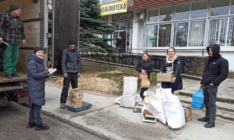 Вараські бібліотекарі збирають російськомовну літератуту