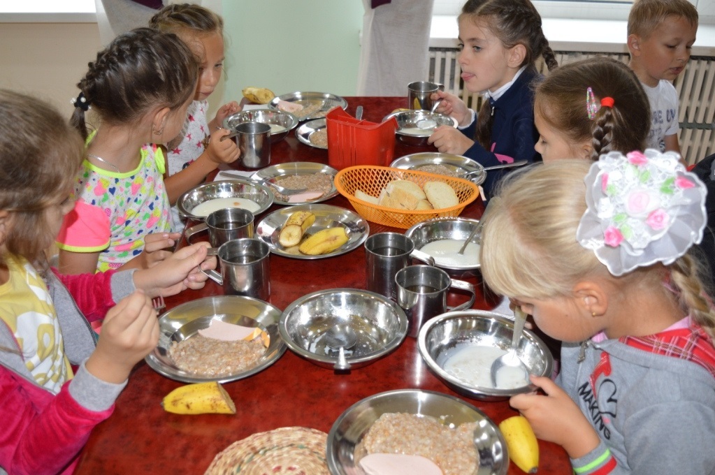Учні на обіди у колегіумі не скаржаться