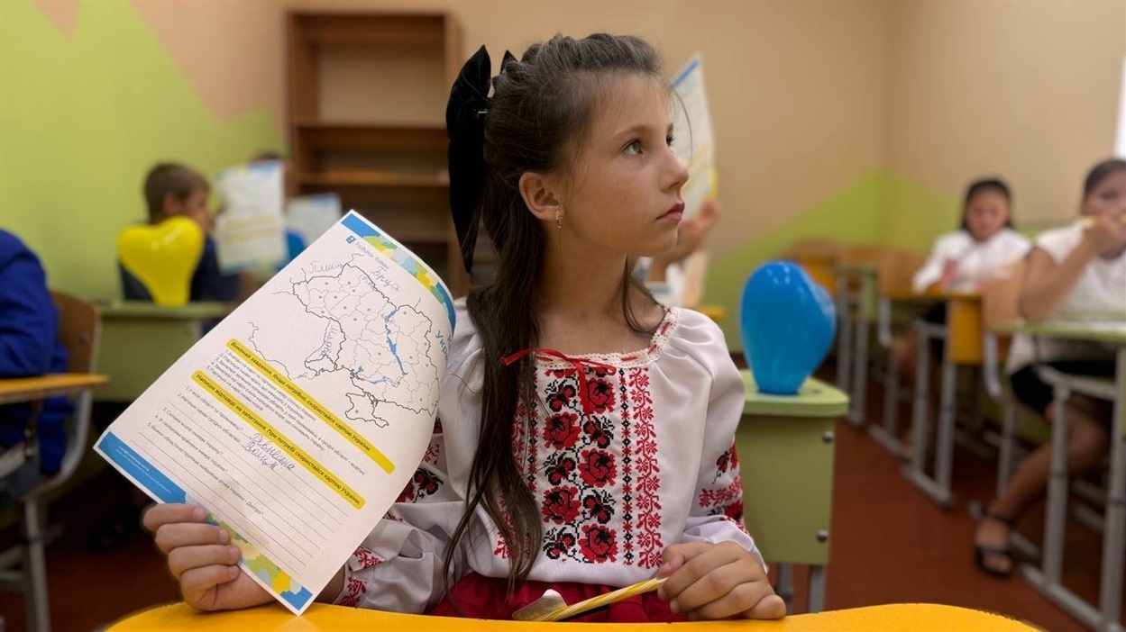 У перший день навчання вчать символи України