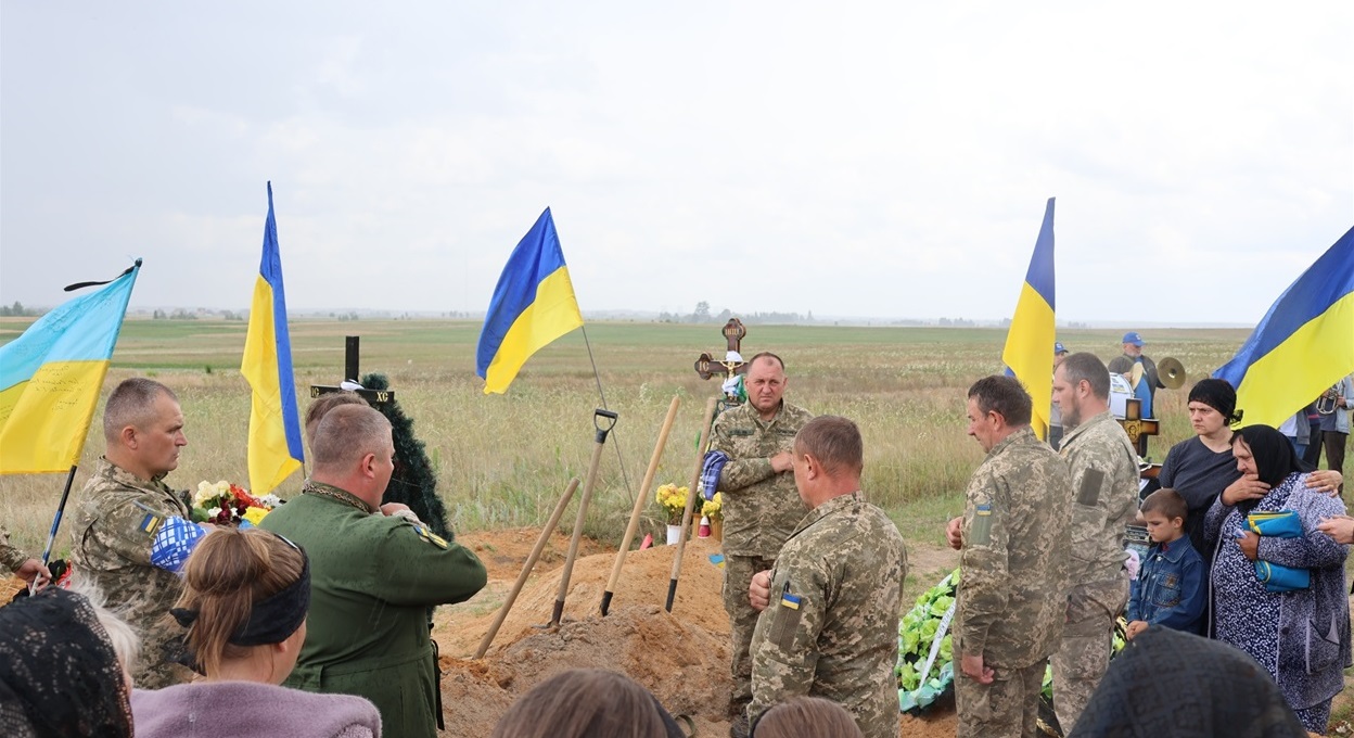 Останні почесті герою.