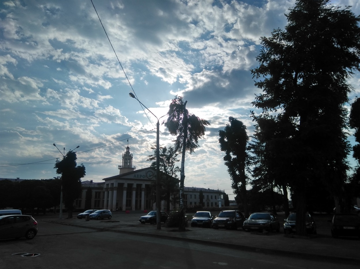 Старий термінал аеропорту у Львові