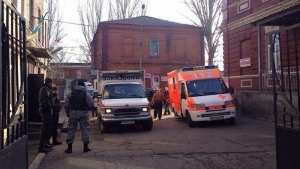 Лікарня в Артемівську, куди звозили поранених, «трьохсотих»