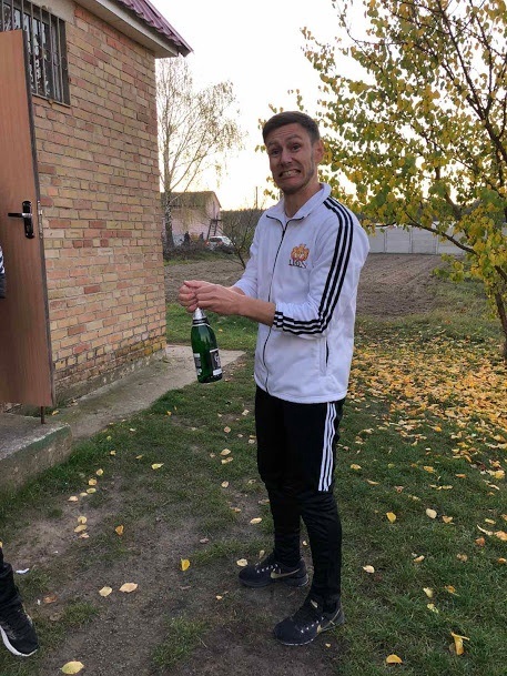 Щасливий тренер переможців Анатолій Шандрук: «Тепер можна і шампанське...»...