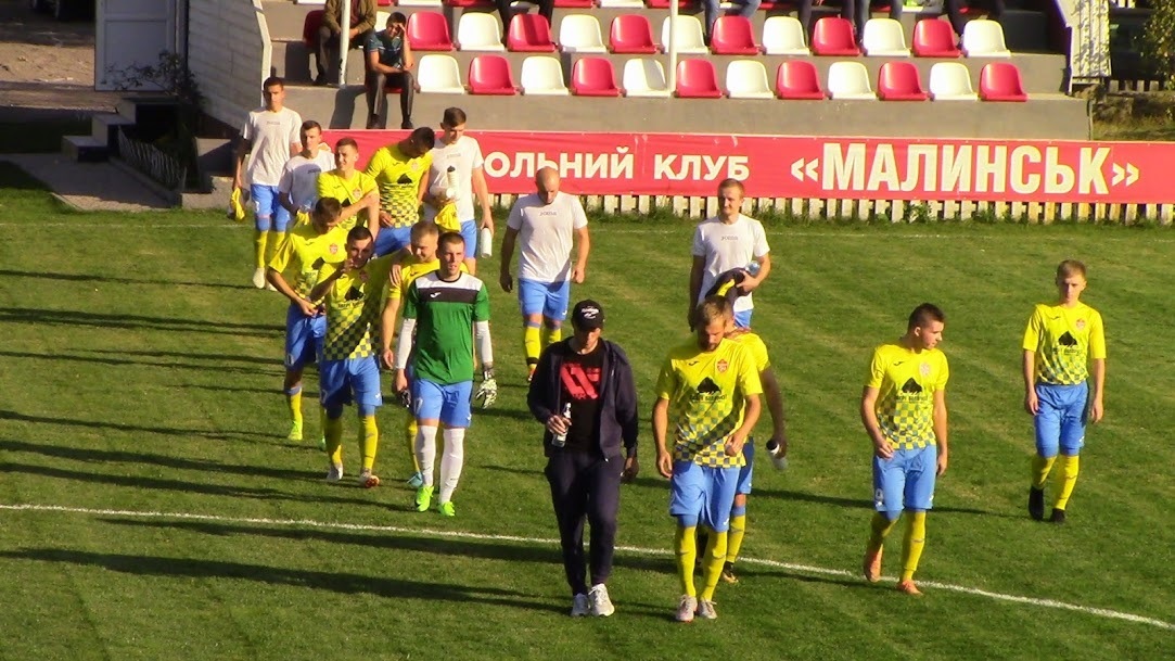Бронзовий призер чемпіонату Рівненщини з футболу 2019-го року – ФК «Рафалівка». Крайній справа – автор найкрасивіших голів останнього туру змагань – Назар Приходько
