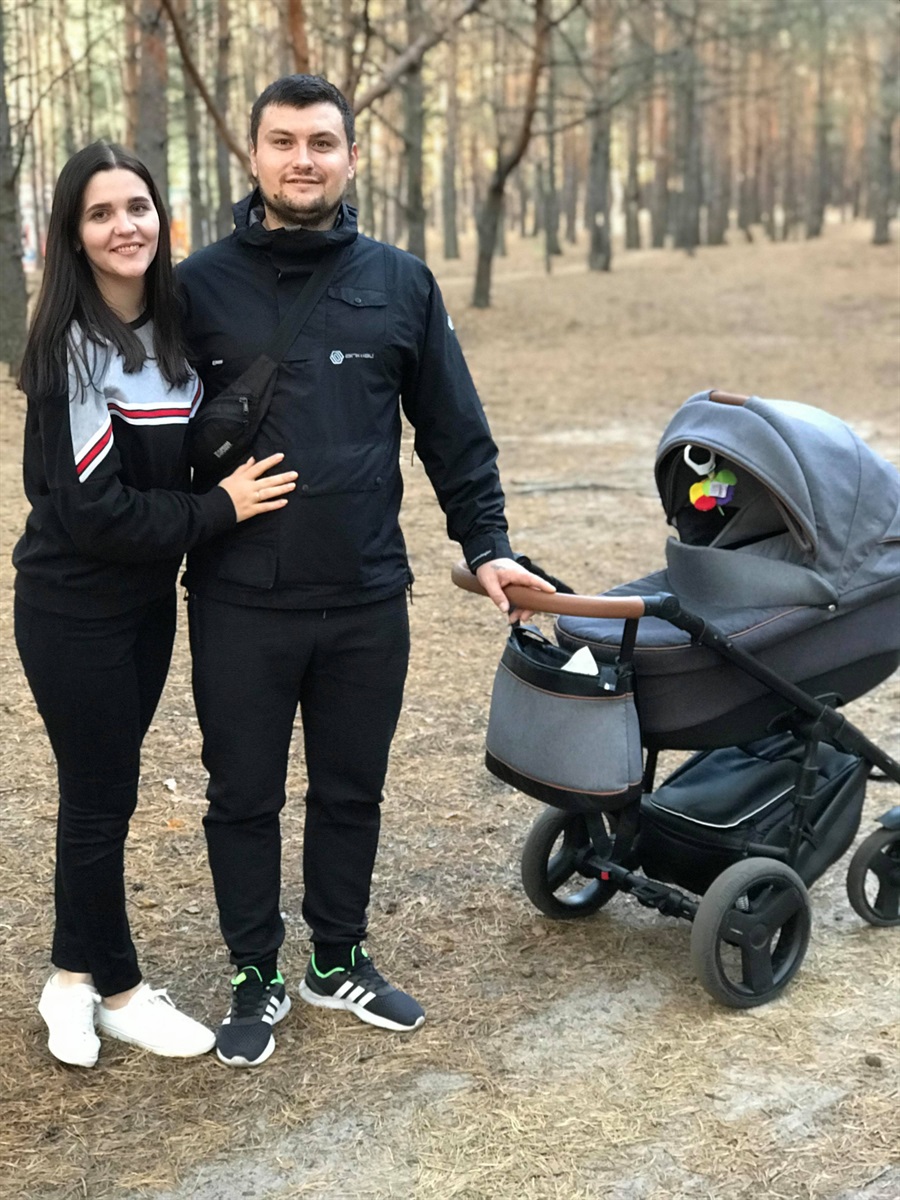 Данильчуки на прогулянці