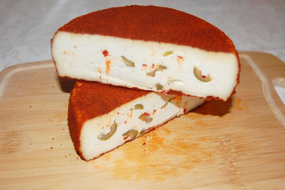 сир Качотта з оливками