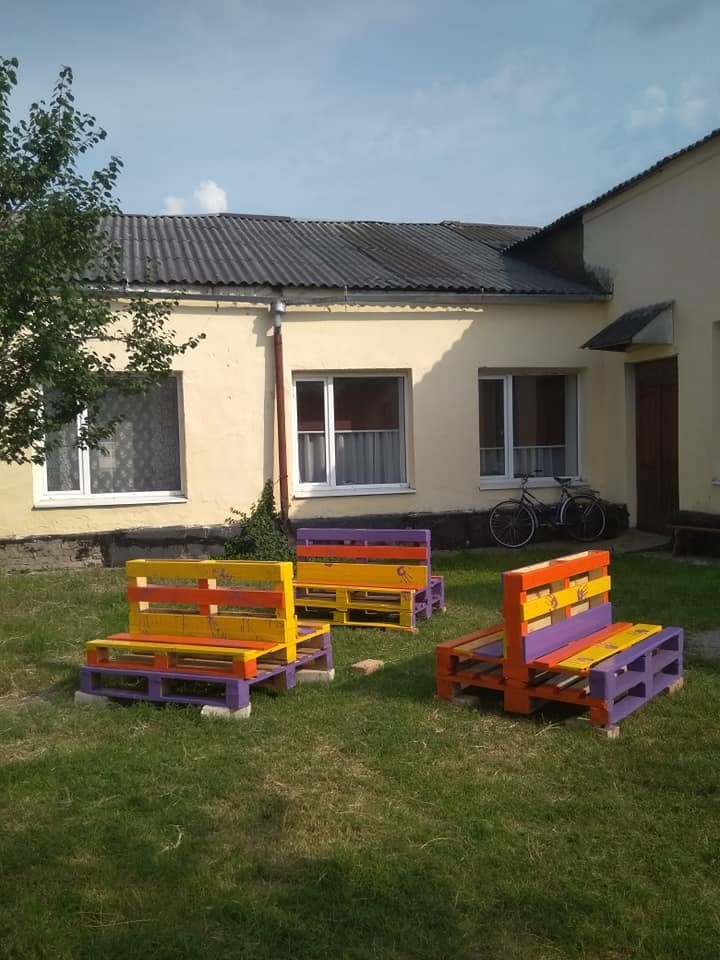 Дворик у школі