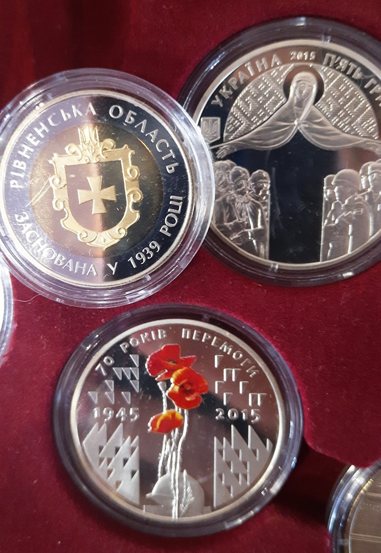Колекція монет до річниць створення областей