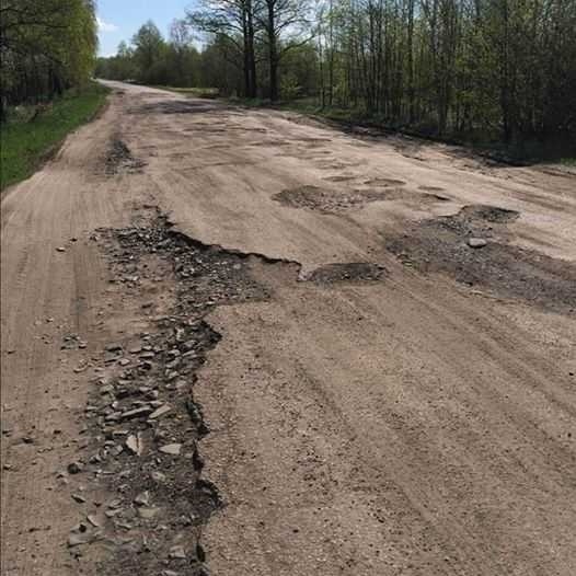 Горе-дорога, що з Володимирця через Жовкині веде у Рафалівку