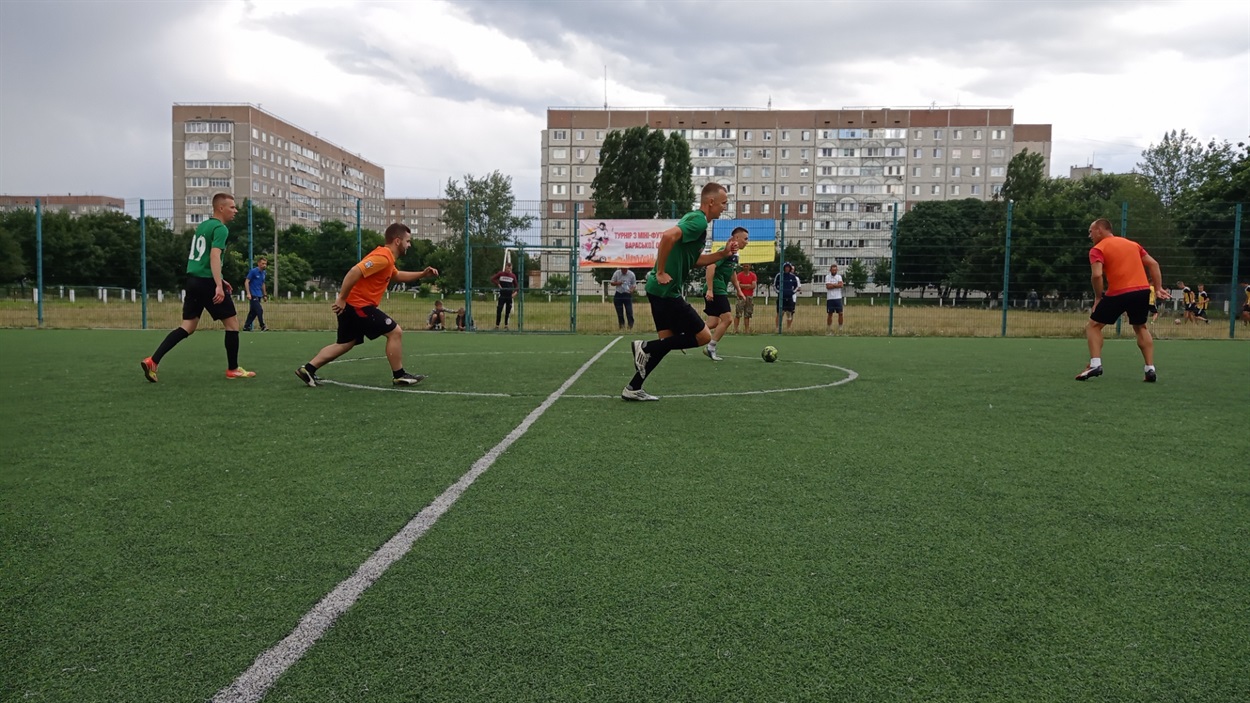 Моноліт проти Збірної