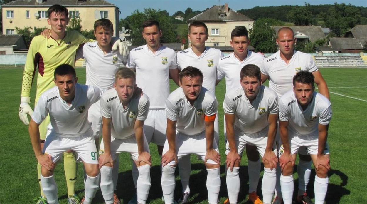 Теребовлянська «Нива» – у фіналі Кубка Тернопільщини(крайній справа у верхньому ряду – Василь Лойко)