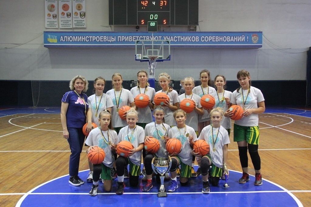 Команда Рівненської СДЮШОР  – переможець Кубка ДЮБЛ серед дівчат 2008 р.н.
