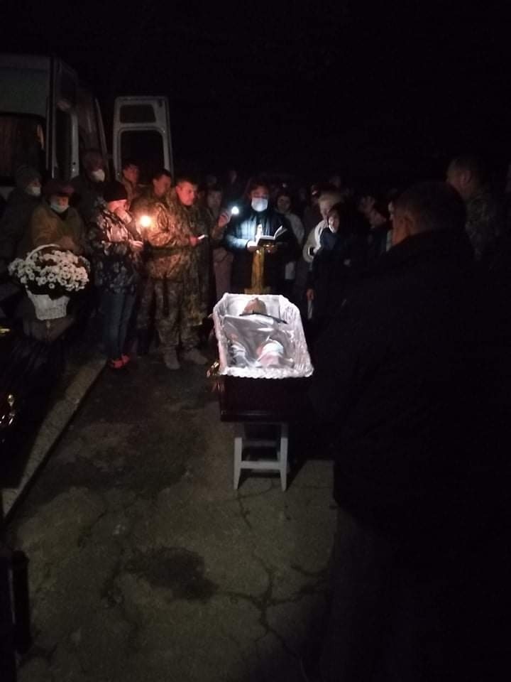Увечері солдата доставили додому військові з частини, де той служив