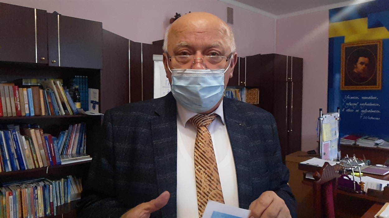 Директор Анатолій Остапенко