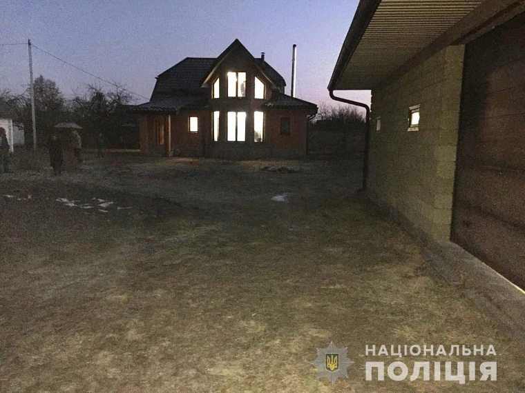 Подвір'я, де сталося вбивство