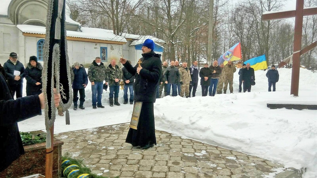 Священник Свято-Миколаївського двопрестольного храму ПЦУ Михайло Льода провів молебень