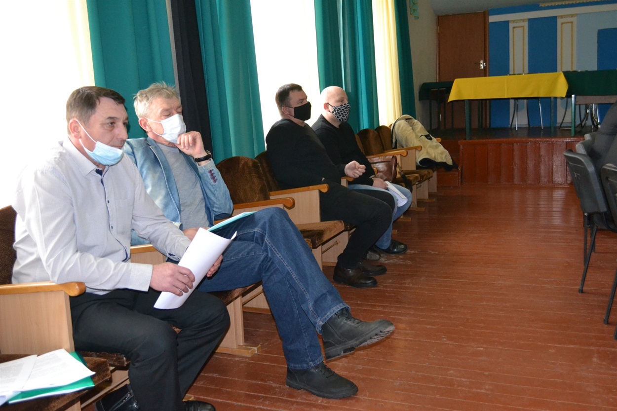 Представники медицини та ПрАТ «Рівнеобленерго» теж присутні. Вони відповідали на питання