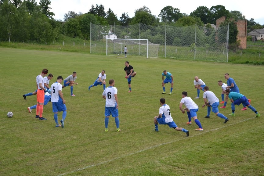 «Ізотоп» на розминці у Садовому перед матчем