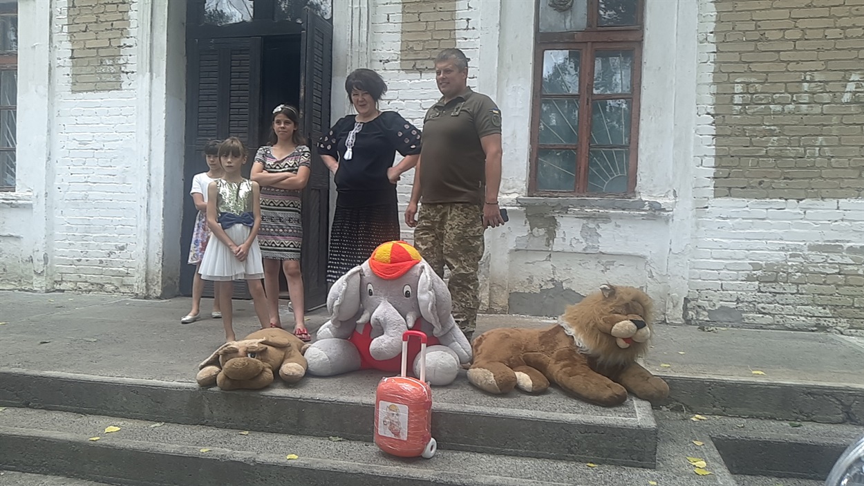 Дівчатка, яких усиновила рідна тітка 
