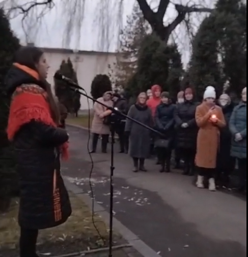 Моменти мітингу - читці Володимирецького ЗЗСО І-ІІІ ст. №1