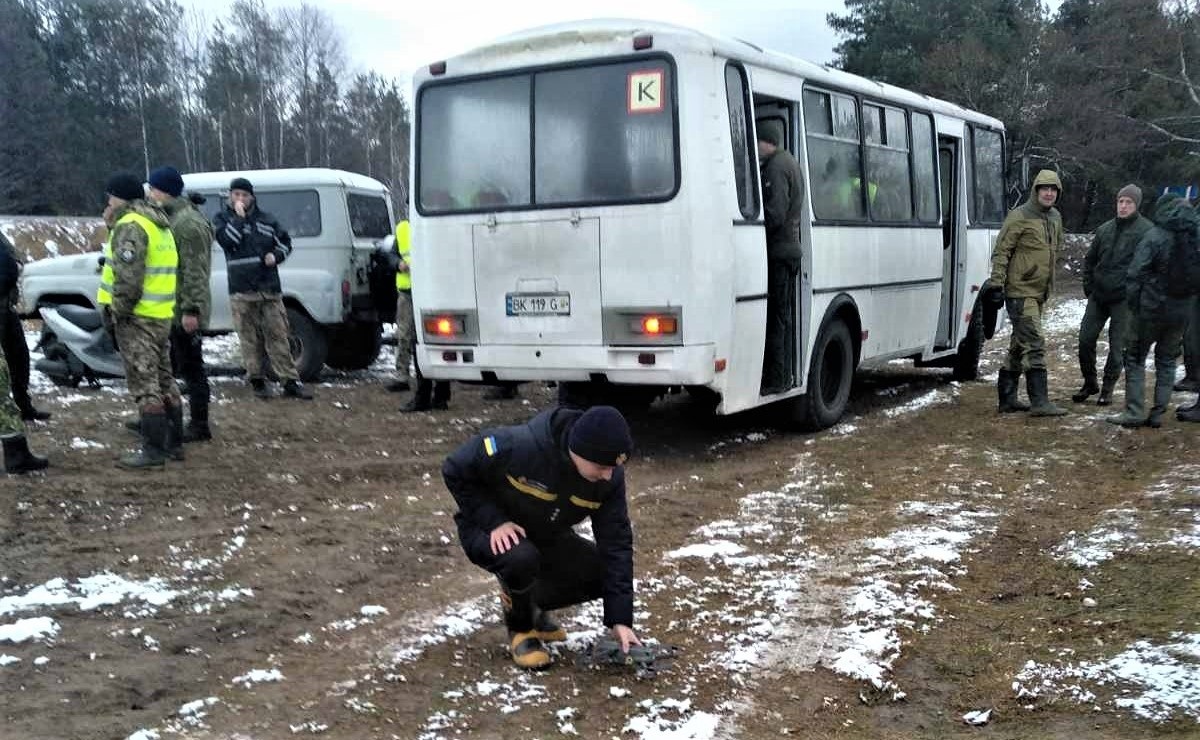 Залучають спецтехніку - дрон