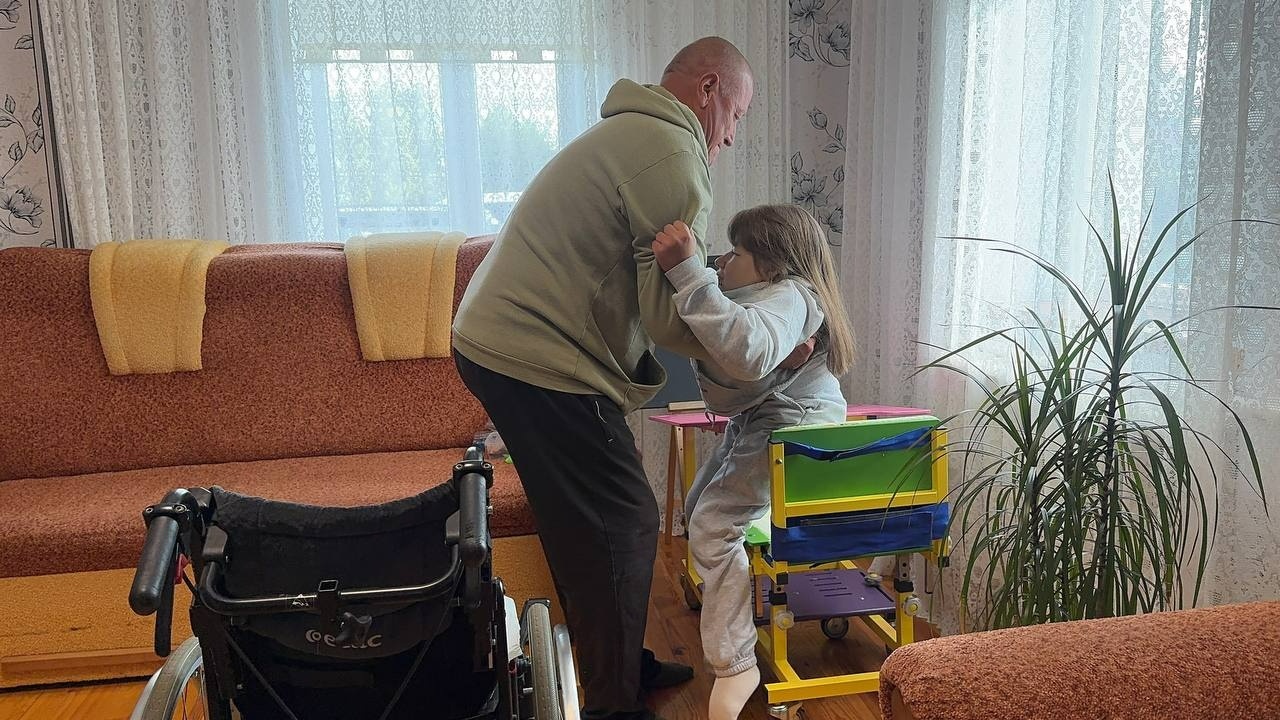 Коли «Миколай» приходить не з казки: як у Вараському районі депутати підтримали дівчинку з інклюзією