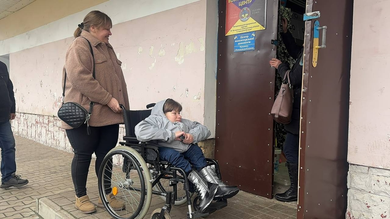Коли «Миколай» приходить не з казки: як у Вараському районі депутати підтримали дівчинку з інклюзією