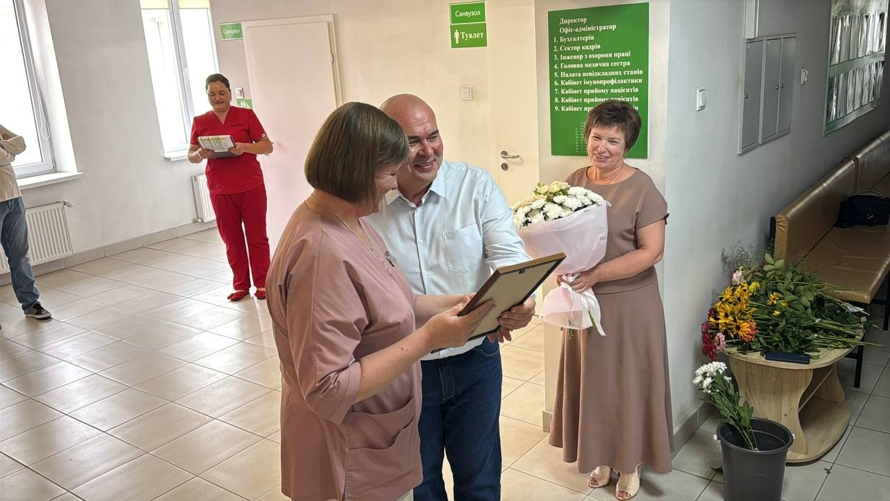 Сімейна медицина із сімейними традиціями: як у Володимирці відзначили професійне свято