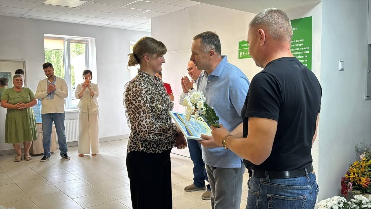 Сімейна медицина із сімейними традиціями: як у Володимирці відзначили професійне свято