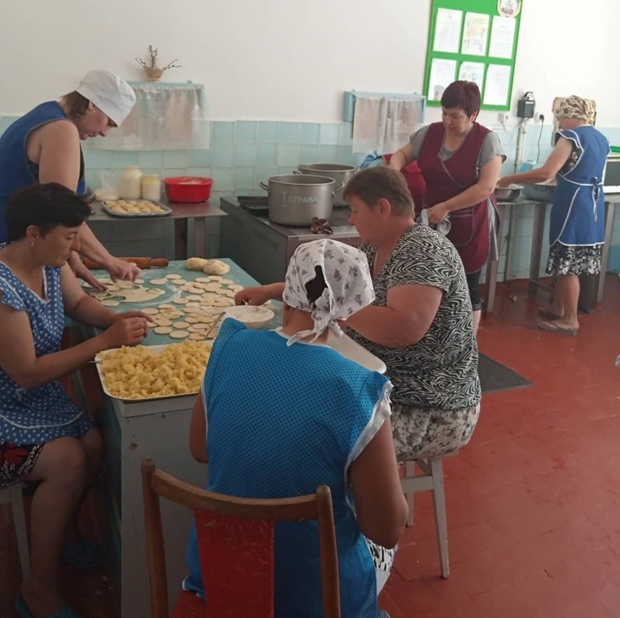 Всі знають, що роблять