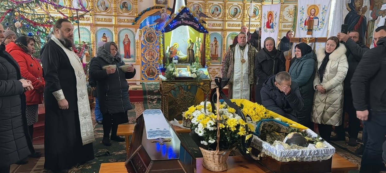 У храмі Половель