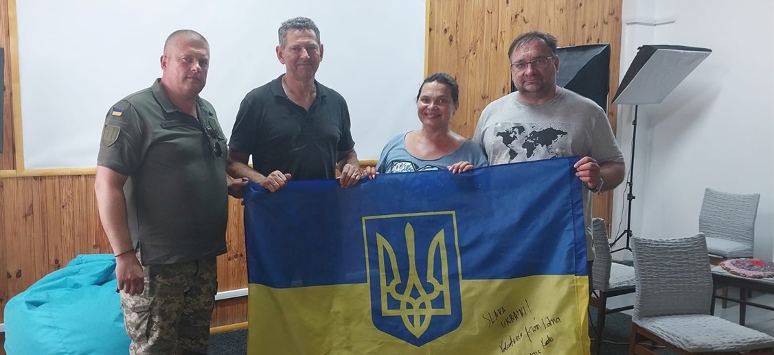 Гості редакції: Микола Юрах, Атіс Клімовіч, Карл Зольс. 
